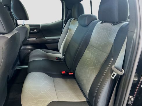 Used 2023 Toyota Tacoma TRD Off-Road image 22