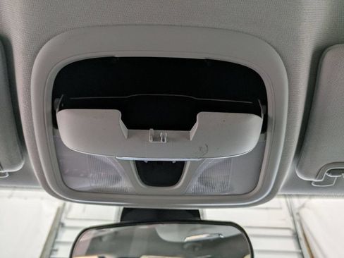Used 2019 Jeep Cherokee Latitude Plus w/ Cold Weather Group AWD/4WD image 26