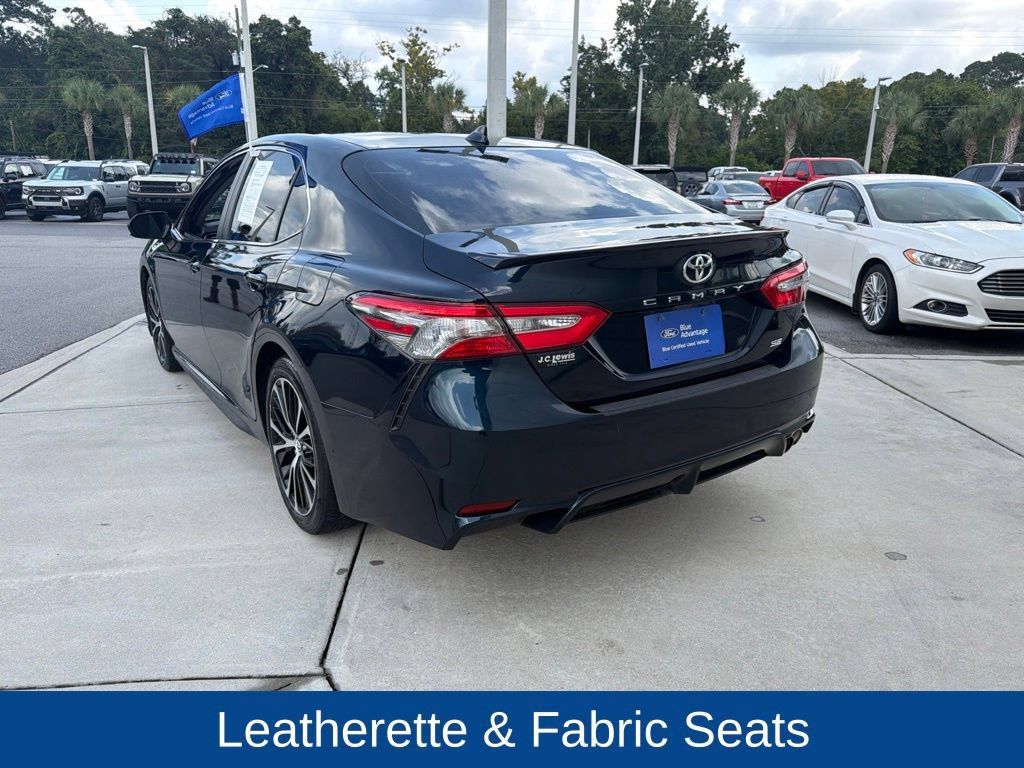 Used 2019 Toyota Camry SE w/ Carpet Mat Package FWD image 6