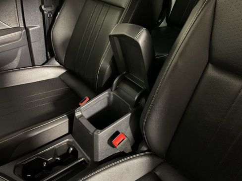 Used 2022 Volkswagen Tiguan SE AWD/4WD image 30