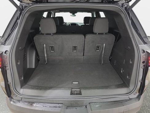 Used 2023 Chevrolet Traverse LT AWD/4WD image 34