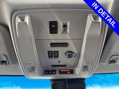 Used 2017 Cadillac Escalade ESV Luxury RWD image 32