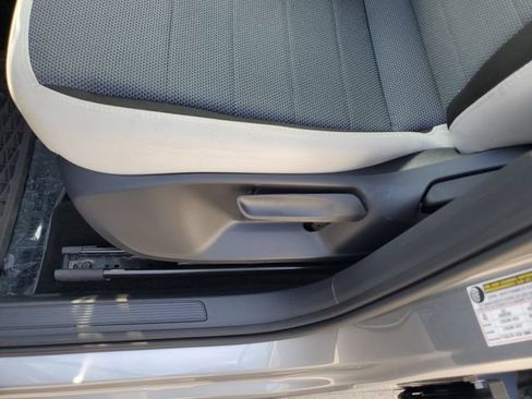 Certified 2025 Volkswagen Taos S FWD image 17