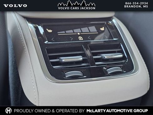 New 2026 Volvo XC90 B5 Core w/ Protection Package Premier image 18