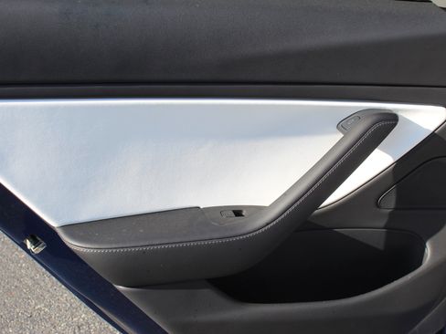 Used 2021 Tesla Model 3 Standard Range Plus image 17