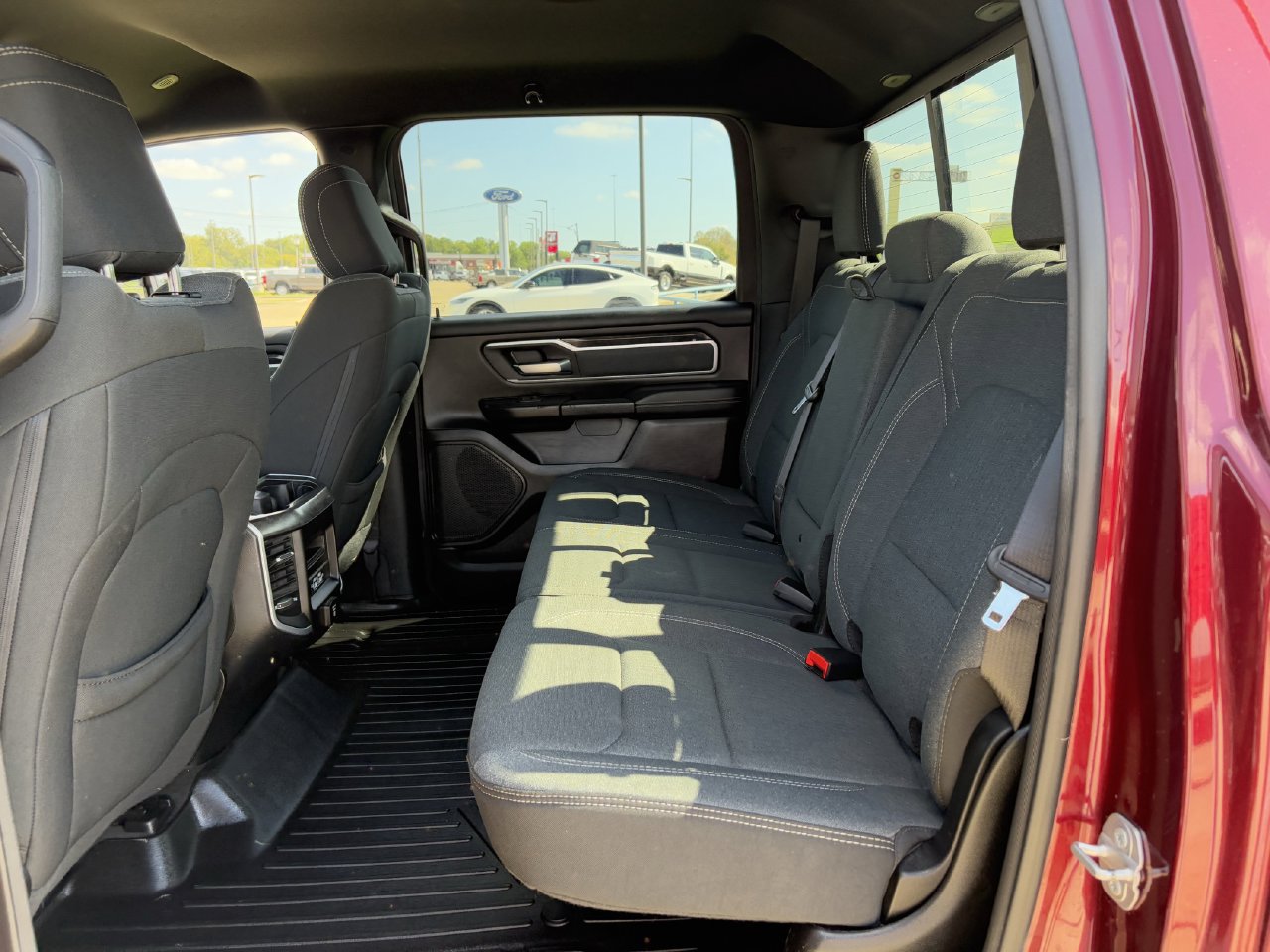 Used 2021 RAM 1500 2WD Crew Cab image 28