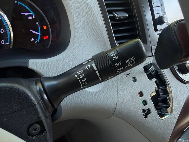 Used 2012 Toyota Sienna XLE FWD image 26