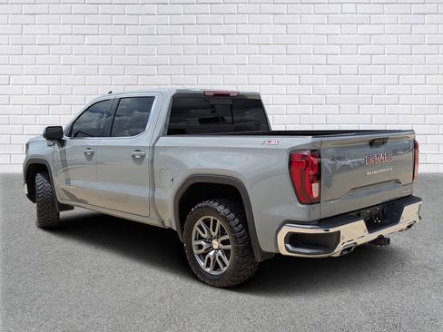 Used 2024 GMC Sierra 1500 SLE w/ Preferred Package AWD/4WD image 3
