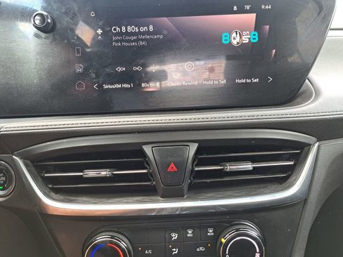 Used 2024 Buick Encore GX Preferred image 11