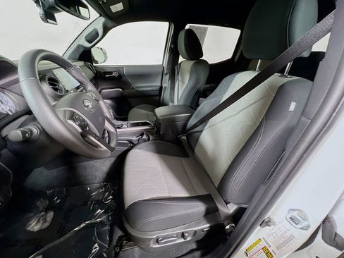 Certified 2023 Toyota Tacoma TRD Off-Road w/ Technology Package image 19