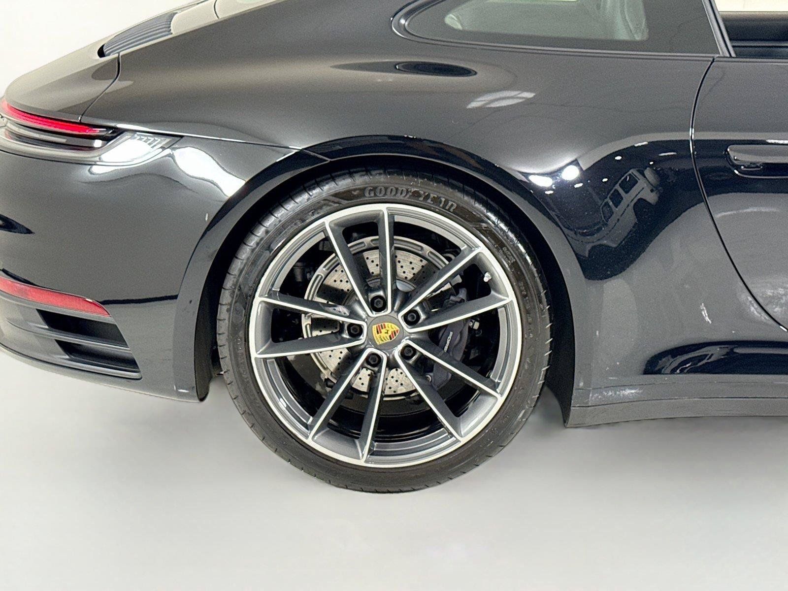 Used 2022 Porsche 911 Carrera w/ Premium Package RWD image 35