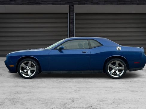 Used 2010 Dodge Challenger R/T image 7