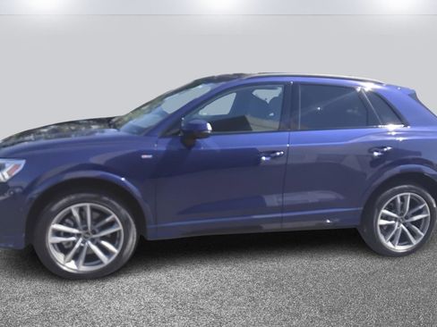 Certified 2025 Audi Q3 2.0T Premium w/ Black Optic Sport Package image 3