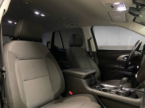 Used 2020 Chevrolet Traverse LT image 12