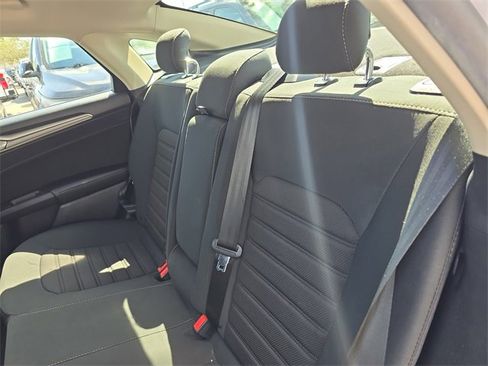Used 2020 Ford Fusion SE image 12