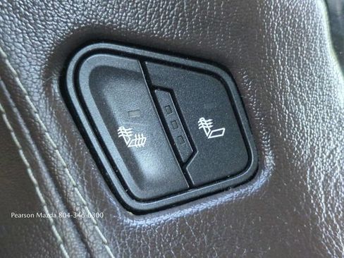 Used 2015 Chevrolet Suburban LT AWD/4WD image 24