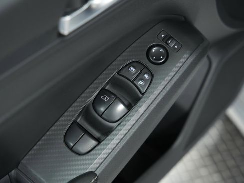 Used 2024 Nissan Altima 2.5 SV image 23