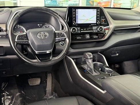 Certified 2020 Toyota Highlander XLE image 36