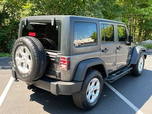 Used 2016 Jeep Wrangler Unlimited Sport w/ Connectivity Group AWD/4WD image 5