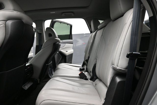 Certified 2024 Acura MDX w/ Technology Package FWD image 16