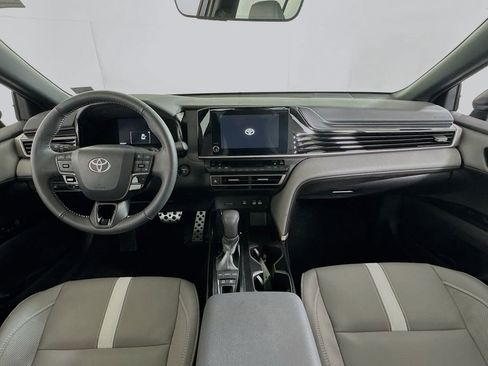 Used 2025 Toyota Camry SE w/ Convenience Package FWD image 30