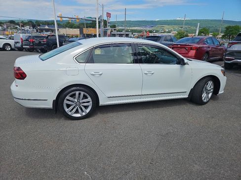 Used 2017 Volkswagen Passat 1.8T SE FWD image 2