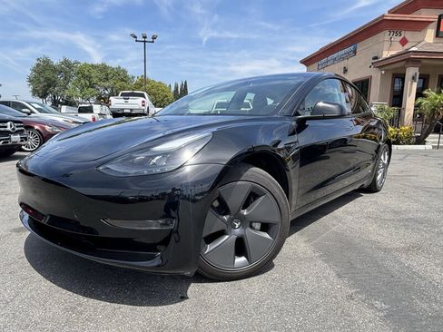 Used 2023 Tesla Model 3 Standard Range RWD image 2