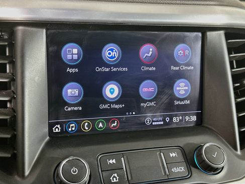 Used 2023 GMC Acadia SLT w/ Technology Package FWD image 21