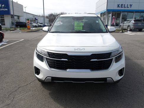 Used 2024 Kia Seltos LX image 2