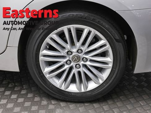 Used 2015 Lexus ES 350 w/ Luxury Package FWD image 8