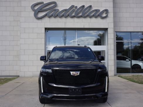 Used 2024 Cadillac Escalade ESV Sport Platinum w/ LPO, Floor Liner Package image 13