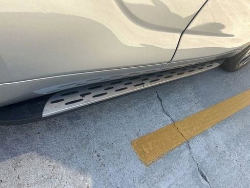 Used 2025 Toyota Highlander XLE image 13