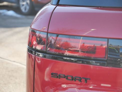 Used 2024 Land Rover Range Rover Sport Dynamic SE image 9