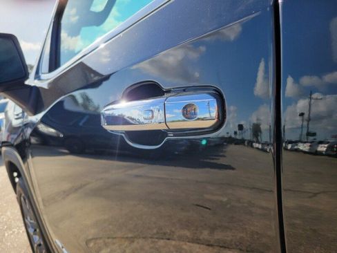 Used 2023 GMC Sierra 1500 Denali Ultimate AWD/4WD image 11