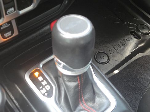 Used 2023 Jeep Gladiator Rubicon w/ Cold Weather Group AWD/4WD image 29