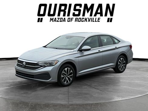 Used 2024 Volkswagen Jetta S image 2