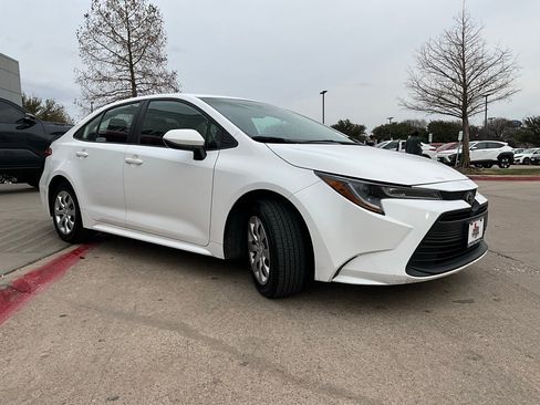 Used 2024 Toyota Corolla LE image 4