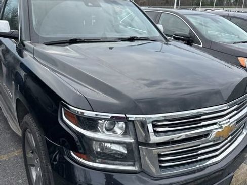 Used 2018 Chevrolet Suburban Premier image 3