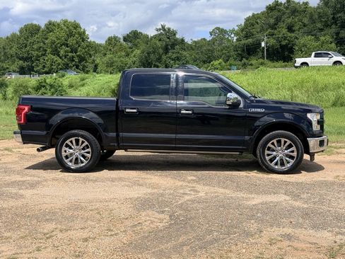 Used 2017 Ford F150 Lariat w/ Equipment Group 502A Luxury AWD/4WD image 6