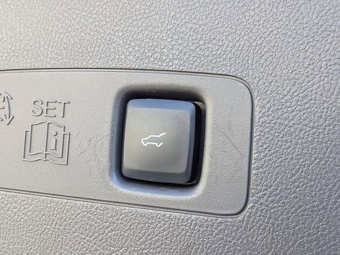Used 2022 Lincoln Corsair AWD w/ Equipment Group 101A image 12