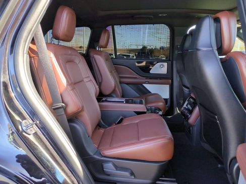 Used 2025 Lincoln Aviator Reserve w/ Equipment Group 201A image 31