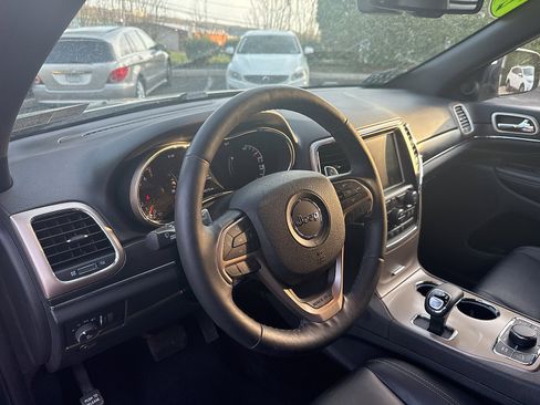 Used 2015 Jeep Grand Cherokee Limited image 36