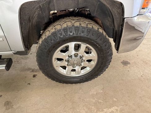 Used 2015 Chevrolet Silverado 2500 LT w/ LT Convenience Package AWD/4WD image 29
