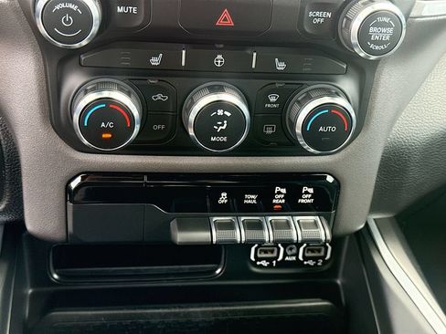 Used 2021 RAM 1500 Big Horn AWD/4WD image 15