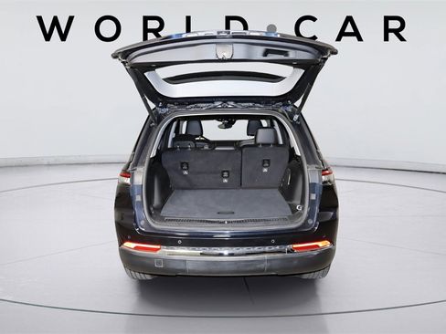 Used 2022 Jeep Grand Cherokee Limited 4xe image 12