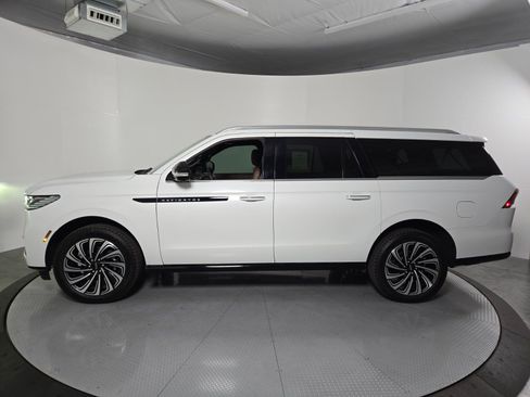 New 2026 Lincoln Navigator L Black Label AWD/4WD image 8