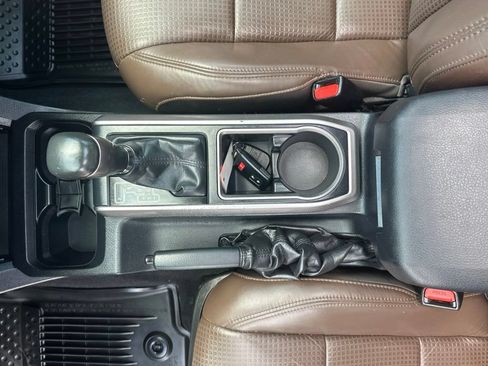 Used 2020 Toyota Tacoma Limited AWD/4WD image 37