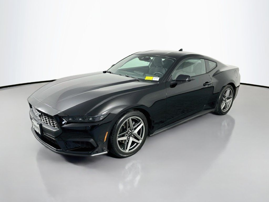 Used 2026 Ford Mustang Coupe RWD image 3