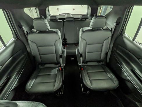 Certified 2025 Chevrolet Traverse LT image 33