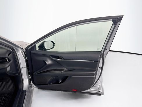 Used 2022 Toyota Camry LE FWD image 31